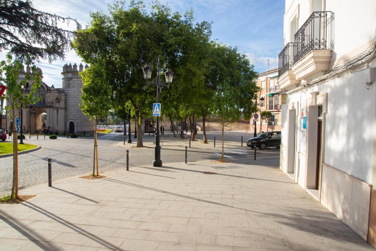 Alojamientos Puerta Palma Con Vistas Y Parking Badajoz Exterior photo